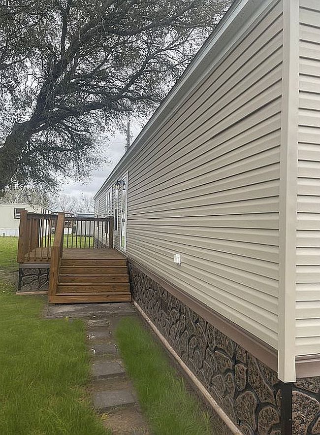 Image of 2415 Point West Dr #5
