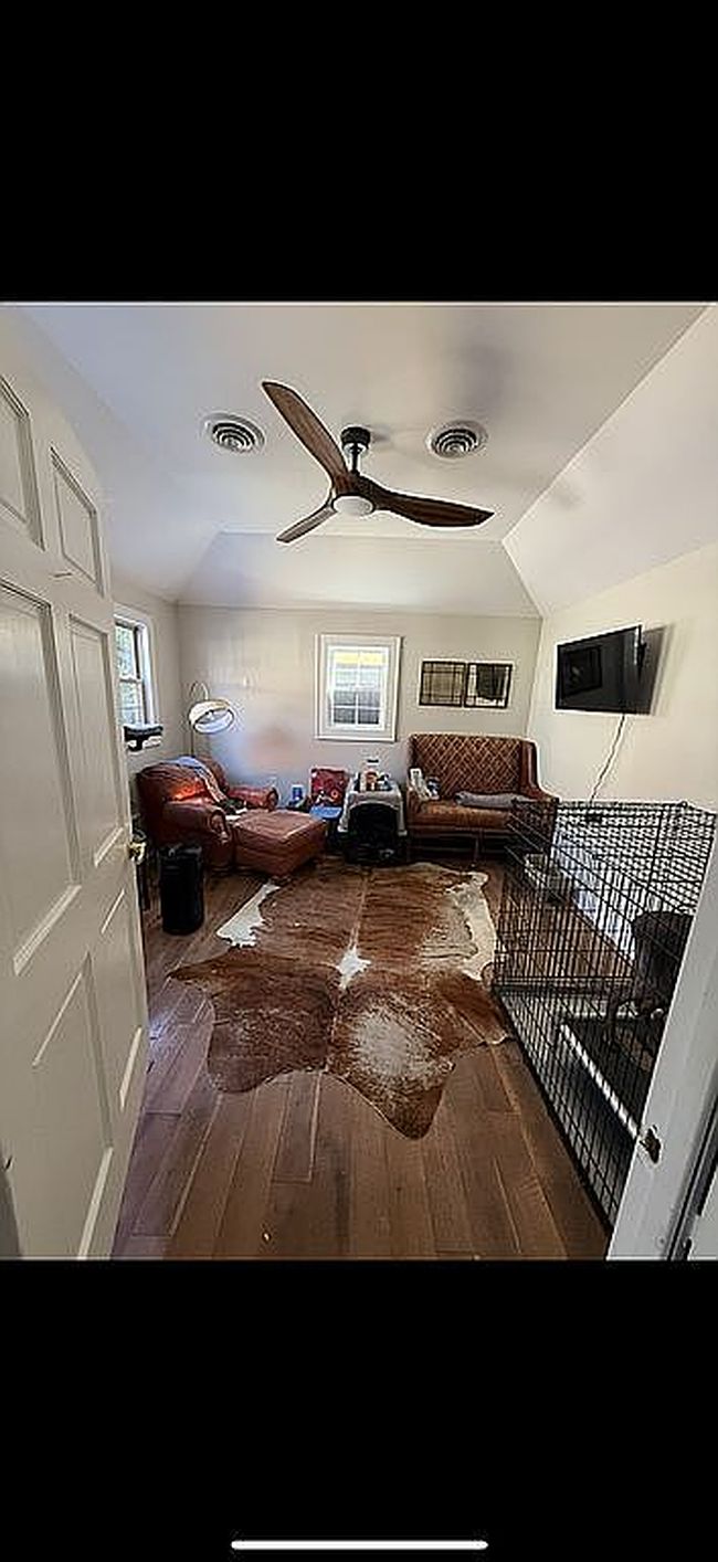 Additional photo 1 of property located at 363 Sandalwood Dr