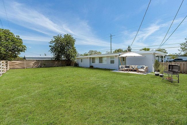 Image of 915 Bianca Dr Ne