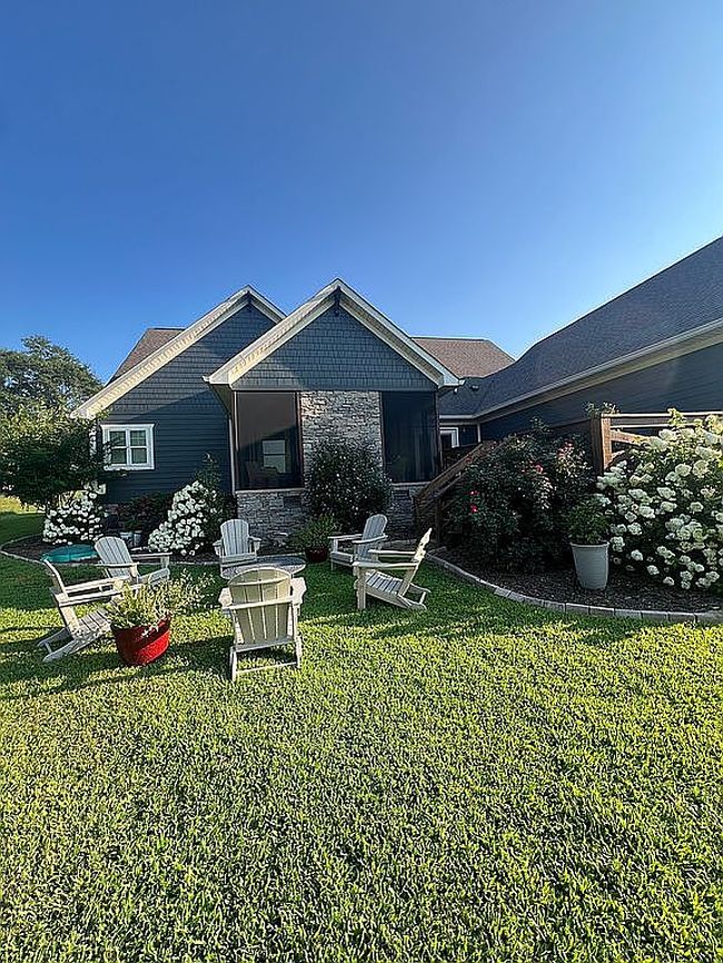 Photo of 334 Lee Holcomb Rd, Boaz, AL
