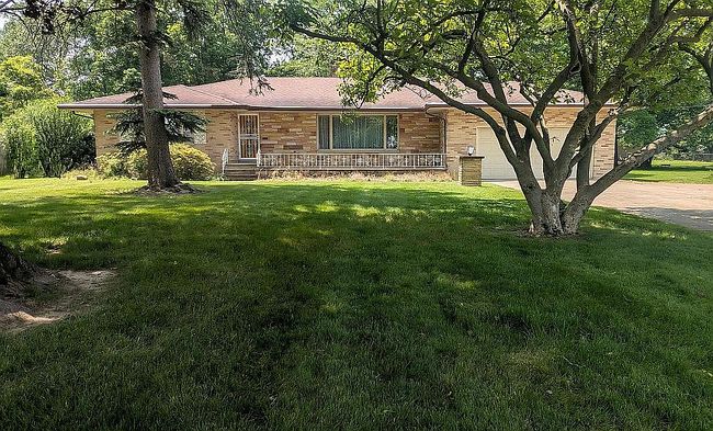 Photo of 16496 Park Lane Dr, Strongsville, OH