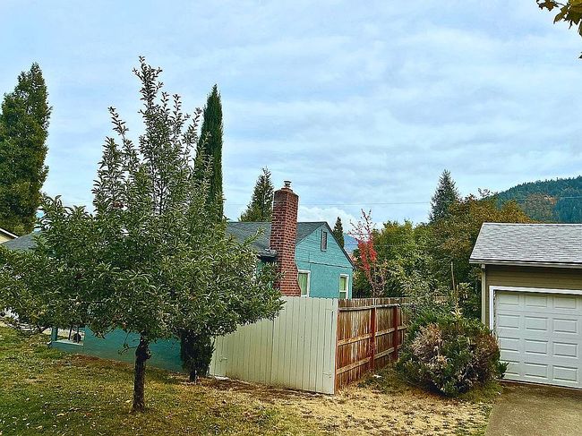 Photo of 1611 Apple Ln, Grants Pass, OR