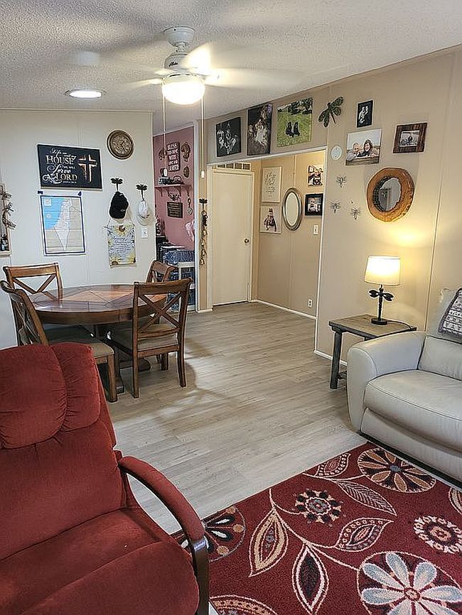 Additional photo 3 of property located at 1224 La Paloma Dr