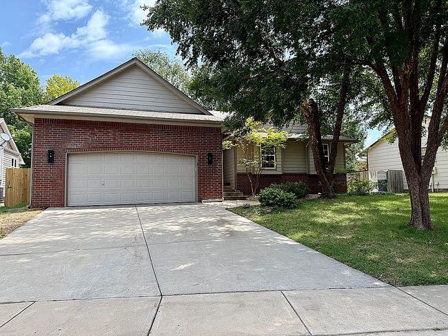 Photo of 518 S Stoney Point St, Wichita, KS