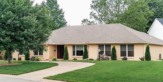 Photo of 2015 Laura Ln, Joplin, MO