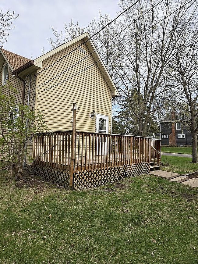 Photo of 140 5th St Sw, Plainview, MN
