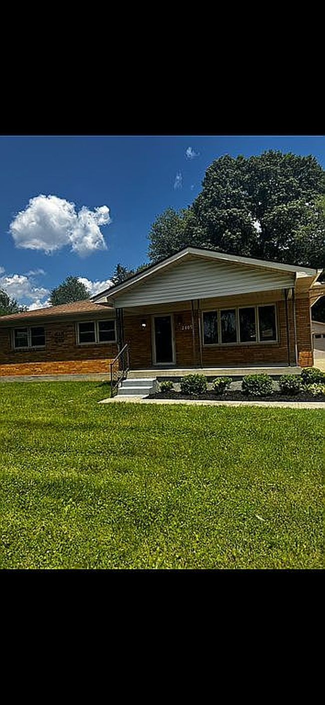 Photo of 2405 Omaha Ln, Louisville, KY