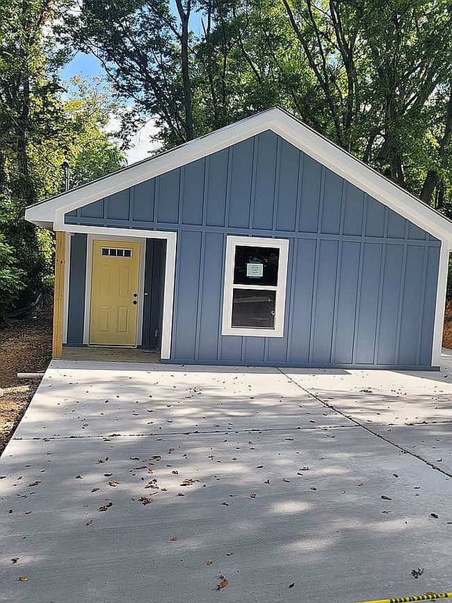 Photo of 563 1st St Se