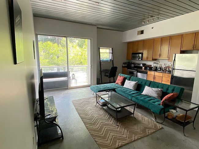 Image of 620 Glen Iris Dr Ne Unit 215