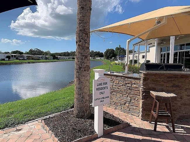 Photo of 3137 Saralake Dr S, Sarasota, FL