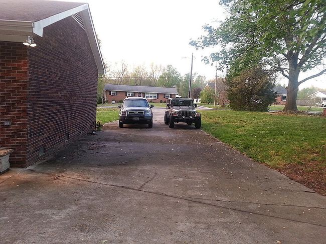 Photo of 1824 Robinhood Dr, Burlington, NC