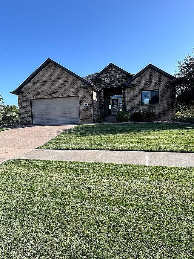 Photo of 1319 W Cademon Cir, Lincoln, NE