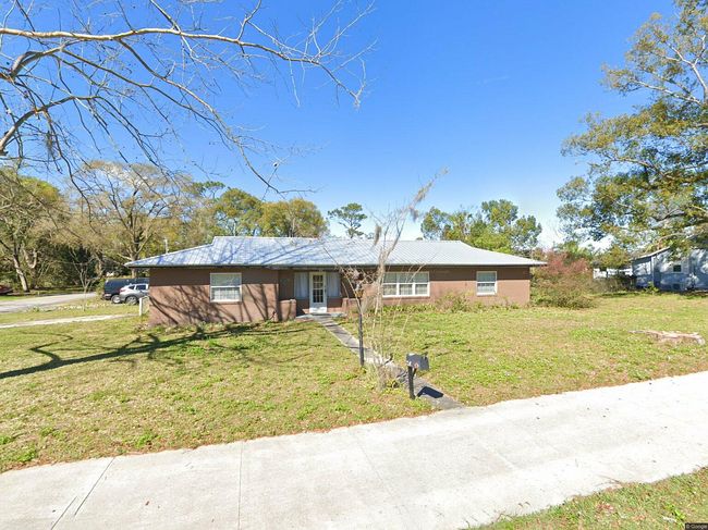 Image of 930 N Amelia Ave