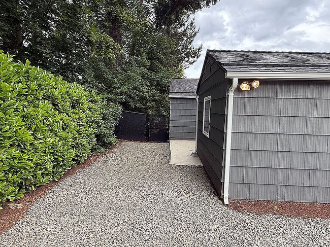Photo of 1995 Fairmount Ave S, Salem, OR