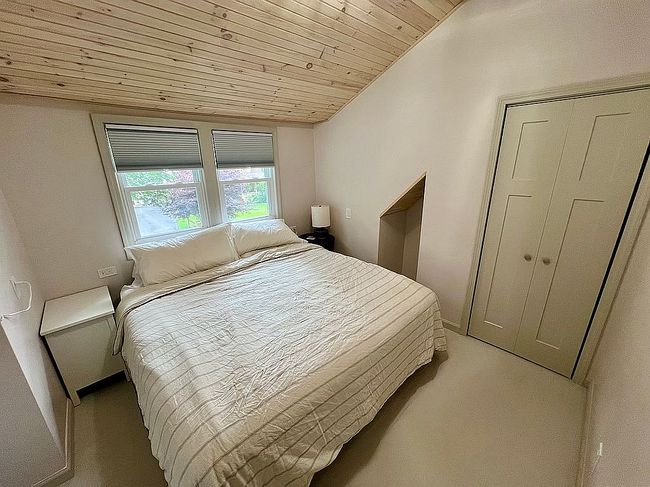 Photo of 2868 West Ave, Greenhurst, NY