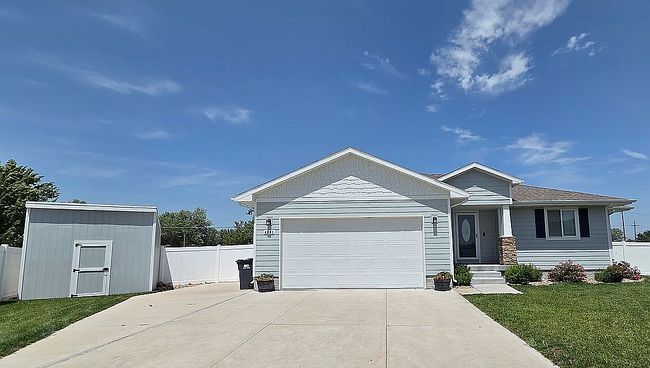 4240 Switchgrass Cir, Grand Island, NE