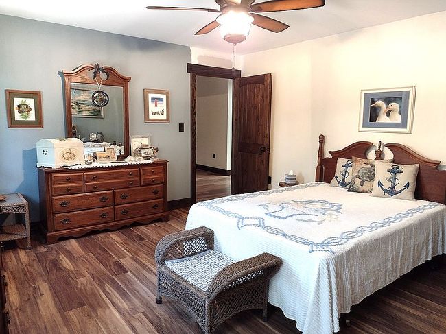 Image of 970 E Waterway Dr