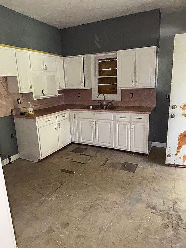 Additional photo 3 of property located at 563 E 103rd St