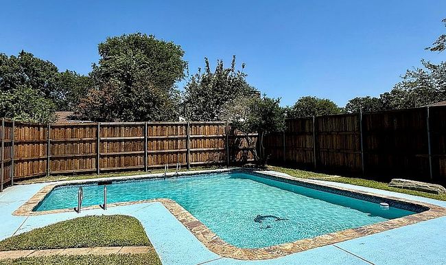 4 Robins Nest Dr, Hickory Creek, TX