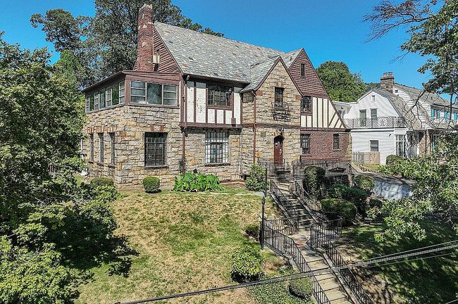 Photo of 18135 Midland Pkwy
