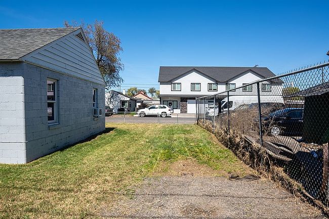 Image of 416 E Bruneau Pl