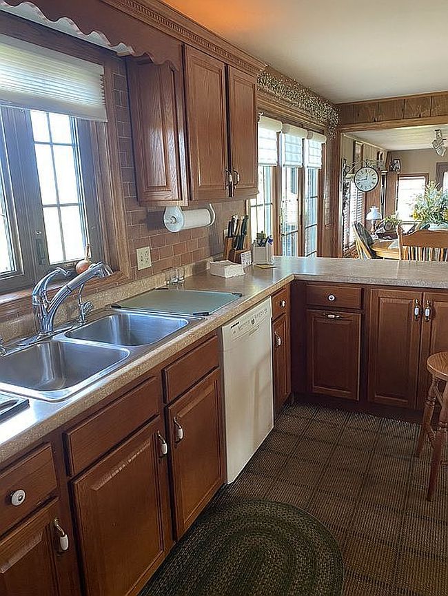 Image of 1677 Noble Rd