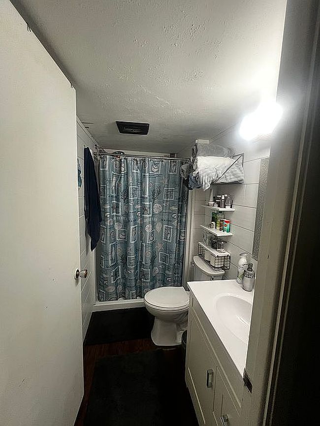Photo of 134 Valley Rd, Brooklyn, IA