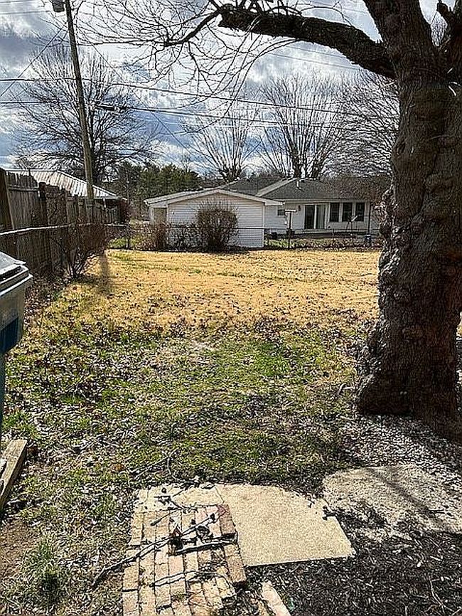 Photo of 210 W Mason Ave, Danville, KY