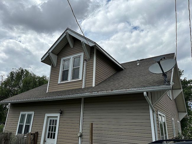 Additional photo 3 of property located at 305 E 5th St