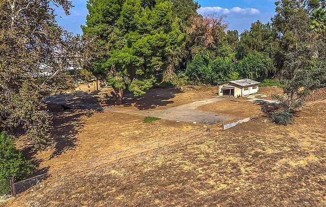 Image of 1734 Sylvan Blvd