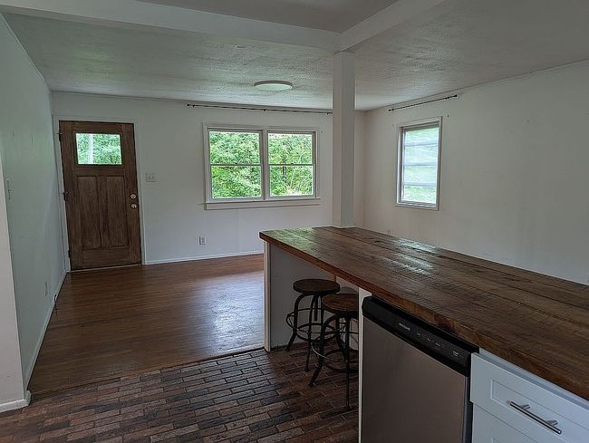 Image of 1213 Aladdin Rd