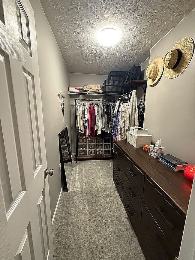 Photo of 1 Carriage Way, Hurricane, WV