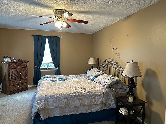 Photo of 165 Oakdale Dr, Zelienople, PA