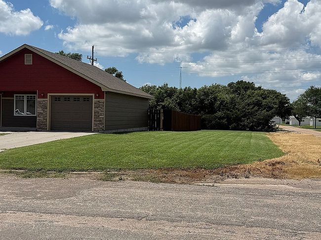 Photo of 10893 Main St, Wright, KS