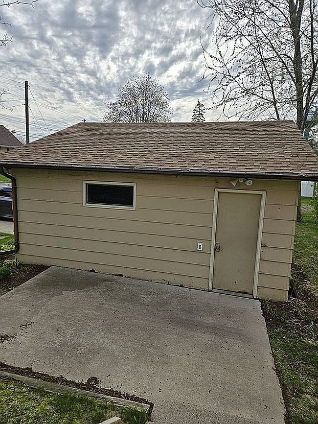 Photo of 140 5th St Sw, Plainview, MN