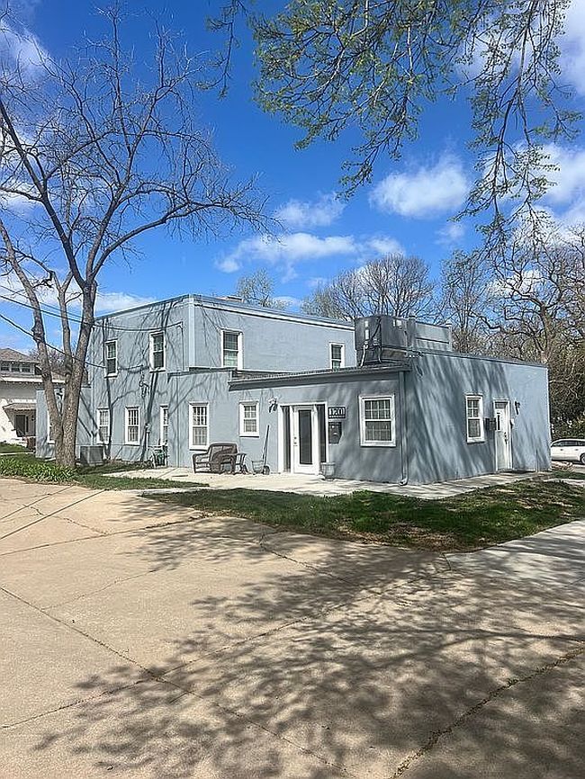 Image of 1700 S 24th St