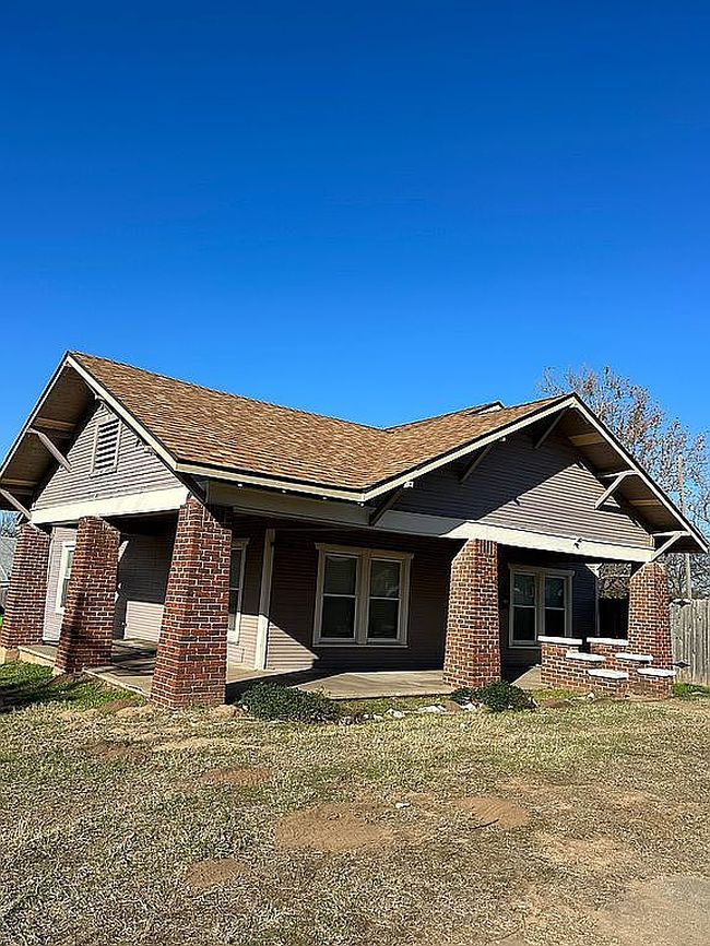 Photo of 720 S Chestnut St, Bristow, OK