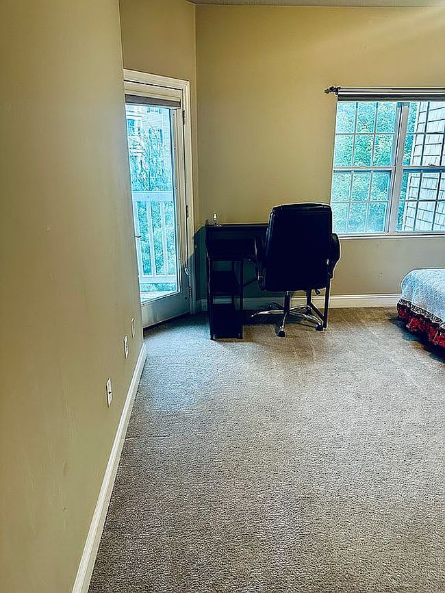 Image of 2432 Suncrest Vlg