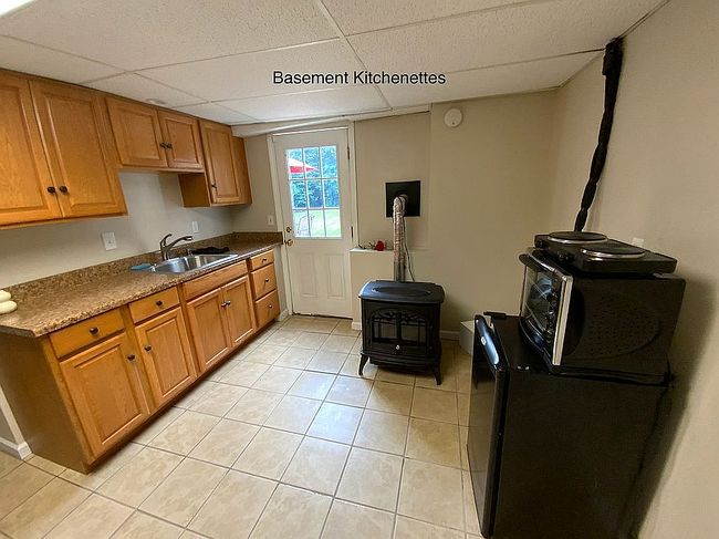 Photo of 14 Limerock Rd, Smithfield, RI