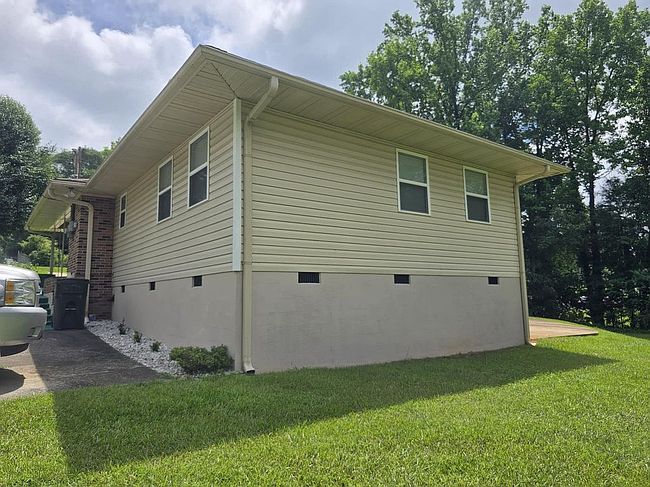 Image of 202 Hilltop Way