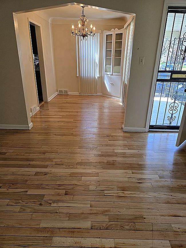 Image of 8328 Roselawn St