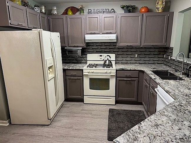 Photo of 2591 Maple Forest Ct #1, Wixom, MI