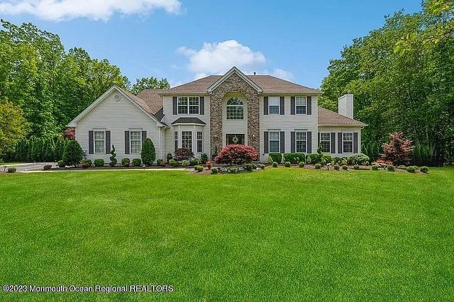Photo of 851 Woodbury Dr
