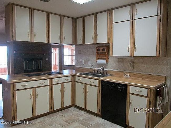 Photo of 754 Lake Shore Ter, Interlachen, FL
