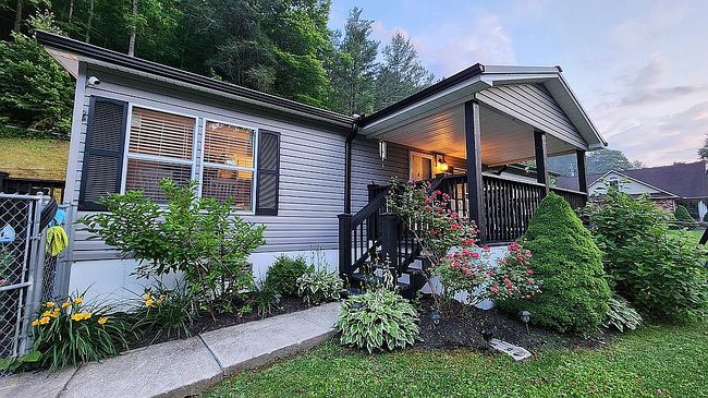 Photo of 45 Creek View Dr, Essie, KY