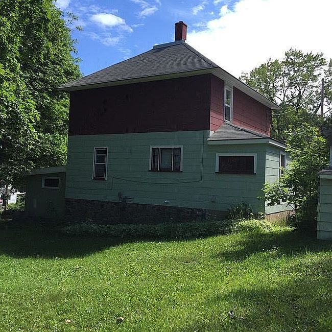 Photo of 604 4th St, Houghton, MI