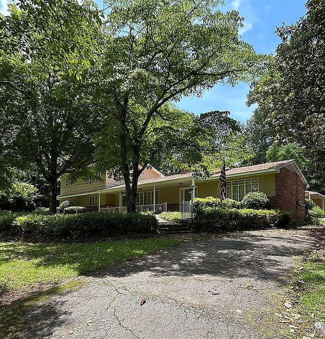 Photo of 609 Cherokee Rd