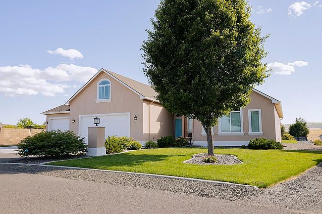 Photo of 87123 E Haven View Pr Se, Kennewick, WA