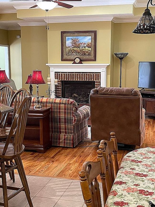 Image of 190 Williamsburg Dr