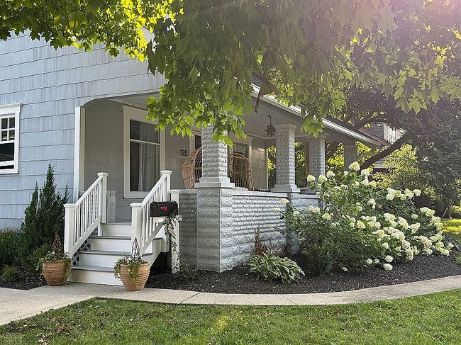Photo of 135 Grove St, Bluffton, OH